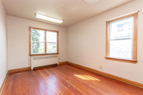 4917 46 Street, Red Deer, AB - Indoor Photo Showing Other Room