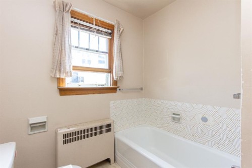 4917 46 Street, Red Deer, AB - Indoor Photo Showing Bathroom