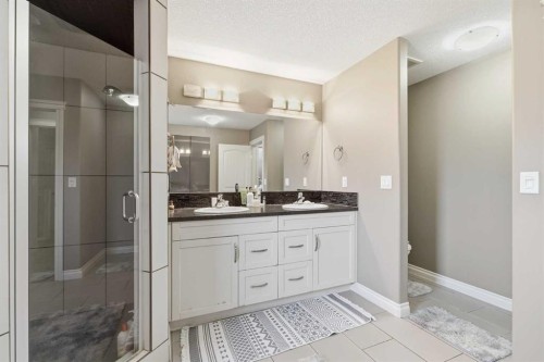 188 Kershaw Close, Red Deer, AB - Indoor Photo Showing Bathroom