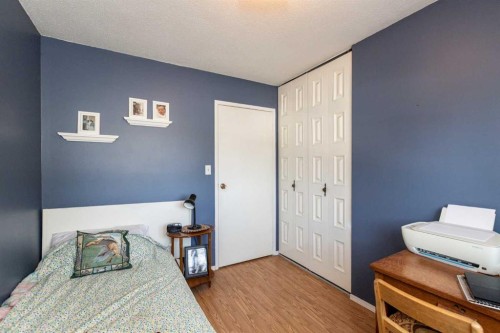 4003 53 Avenue, Innisfail, AB - Indoor Photo Showing Bedroom