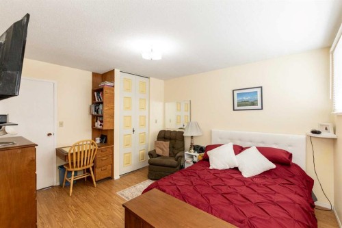 4003 53 Avenue, Innisfail, AB - Indoor Photo Showing Bedroom