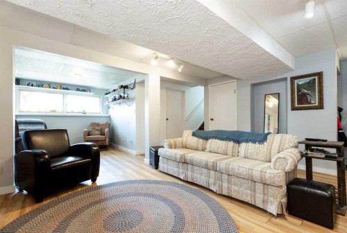 4003 53 Avenue, Innisfail, AB - Indoor Photo Showing Living Room