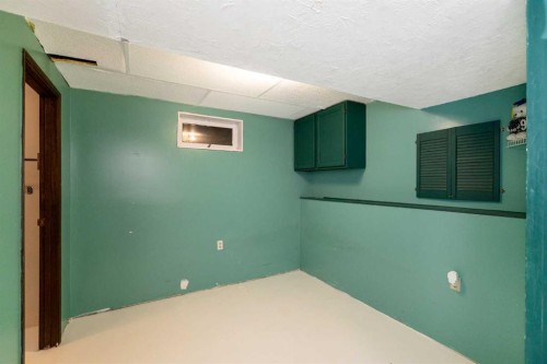 4003 53 Avenue, Innisfail, AB - Indoor Photo Showing Other Room