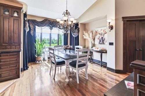 6297 Cronquist Drive, Red Deer, AB - Indoor Photo Showing Dining Room