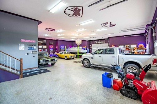 6297 Cronquist Drive, Red Deer, AB - Indoor Photo Showing Garage