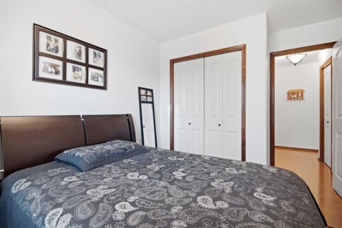 39 Landry Bend, Red Deer, AB - Indoor Photo Showing Bedroom