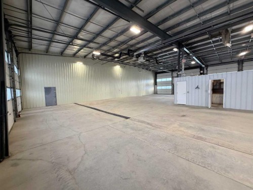 2 Van Der Horn Way, Rural Red Deer County, AB 
