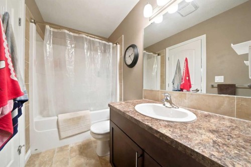 133 Portway Close, Blackfalds, AB - Indoor Photo Showing Bathroom