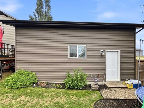 133 Portway Close, Blackfalds, AB - Outdoor With Exterior