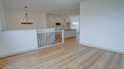 19 Ian Way, Sylvan Lake, AB - Indoor Photo Showing Kitchen