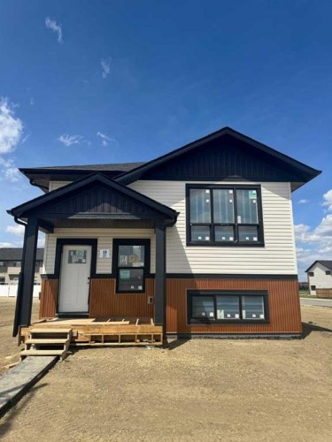 19 Ian Way, Sylvan Lake, AB 