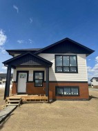 19 Ian Way  Sylvan Lake, AB T4S 0W5