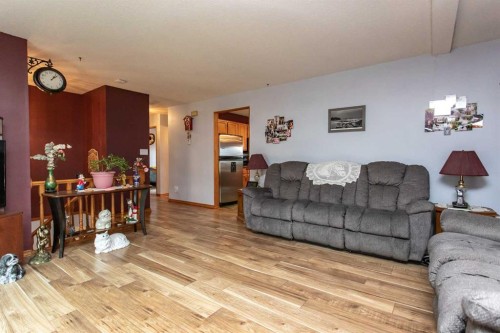 153 Westview Crescent, Blackfalds, AB - Indoor Photo Showing Living Room