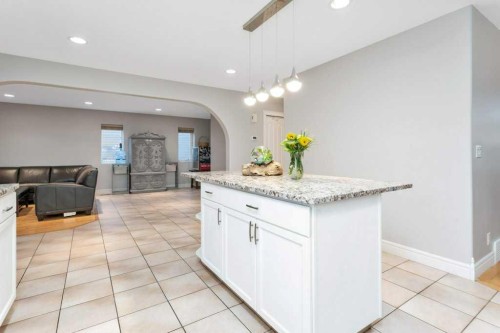 13 Fern Crescent, Sylvan Lake, AB - Indoor Photo Showing Kitchen