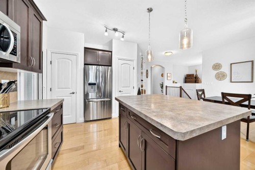 4 Welsh Close, Red Deer, AB - Indoor Photo Showing Kitchen