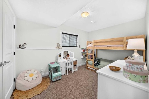 4 Welsh Close, Red Deer, AB - Indoor Photo Showing Bedroom