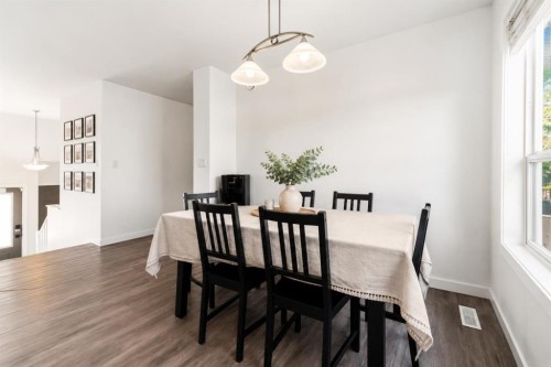 5618 Panorama Drive, Blackfalds, AB - Indoor Photo Showing Dining Room