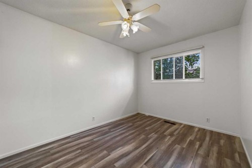 4814 49 Avenue, Forestburg, AB - Indoor Photo Showing Other Room