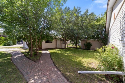 4814 49 Avenue, Forestburg, AB - Outdoor
