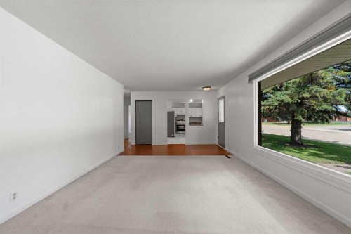 4814 49 Avenue, Forestburg, AB - Indoor Photo Showing Other Room
