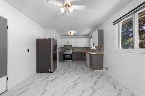 4814 49 Avenue, Forestburg, AB - Indoor