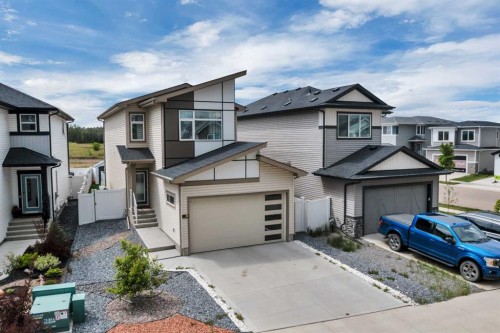 93 Memorial Parkway  Rural Red Deer County, AB T4E 3C5