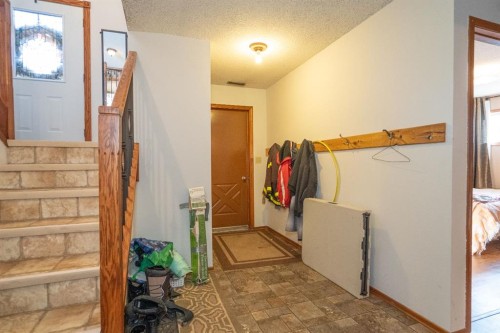 4908 47 Street, Clive, AB - Indoor