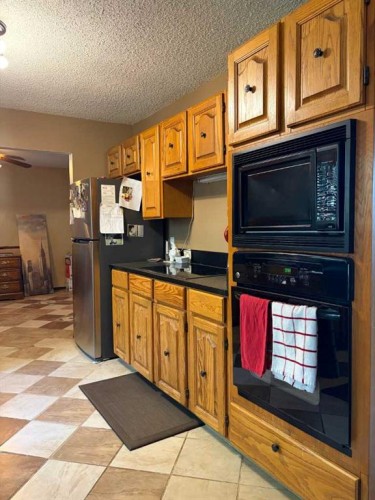 5216 47 Street, Consort, AB - Indoor Photo Showing Kitchen