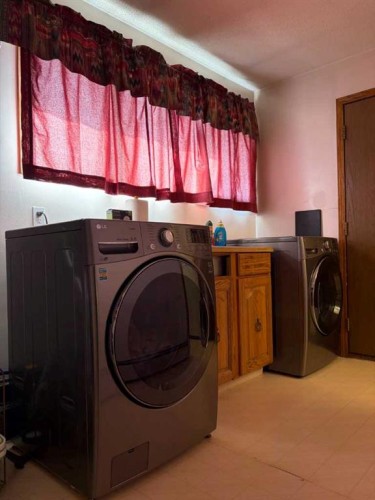 5216 47 Street, Consort, AB - Indoor Photo Showing Laundry Room