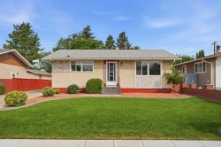 23 Fairway Avenue Red Deer, AB T4N 4Y8