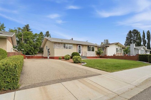 23 Fairway Avenue, Red Deer, AB - Outdoor