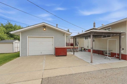 23 Fairway Avenue, Red Deer, AB - Outdoor With Exterior