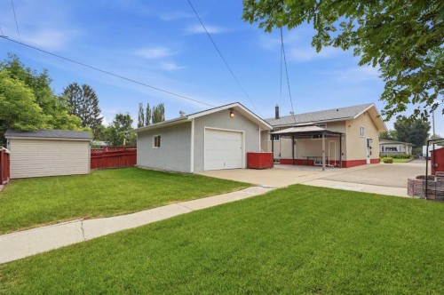 23 Fairway Avenue, Red Deer, AB - Outdoor