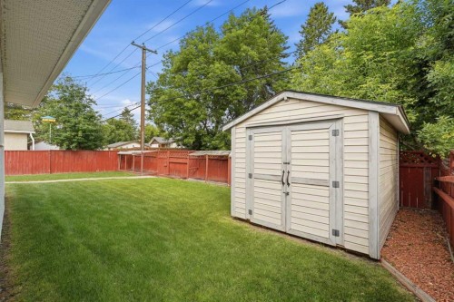 23 Fairway Avenue, Red Deer, AB - Outdoor