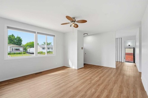 23 Fairway Avenue, Red Deer, AB - Indoor Photo Showing Other Room