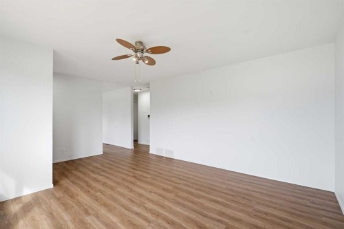 23 Fairway Avenue, Red Deer, AB - Indoor Photo Showing Other Room
