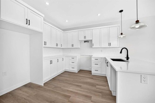 121 Aztec Crescent, Blackfalds, AB - Indoor Photo Showing Kitchen