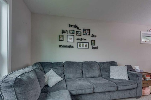 183 Kelloway Crescent, Red Deer, AB - Indoor Photo Showing Living Room