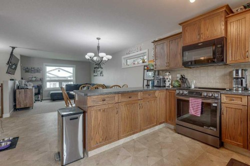 183 Kelloway Crescent, Red Deer, AB - Indoor Photo Showing Kitchen