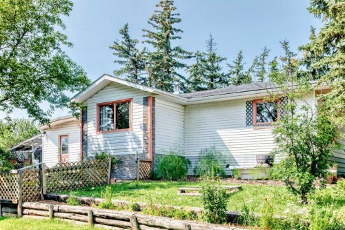 440080 Range Road 260  Rural Ponoka County, AB T4J 1R3