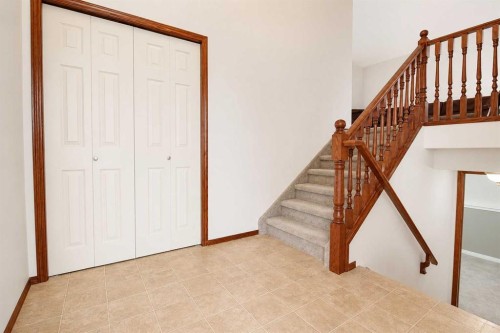 96 Duckering Close, Red Deer, AB - Indoor Photo Showing Other Room