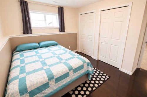 96 Duckering Close, Red Deer, AB - Indoor Photo Showing Bedroom
