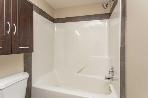 207-69 Ironstone Drive, Red Deer, AB - Indoor Photo Showing Bathroom