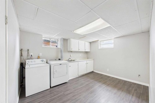 4715 43A Avenue, Red Deer, AB - Indoor Photo Showing Laundry Room