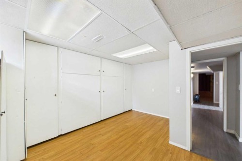 4715 43A Avenue, Red Deer, AB - Indoor Photo Showing Other Room