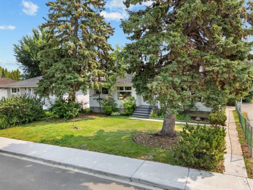 4715 43A Avenue, Red Deer, AB - Outdoor