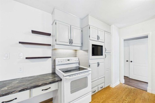 4715 43A Avenue, Red Deer, AB - Indoor Photo Showing Kitchen