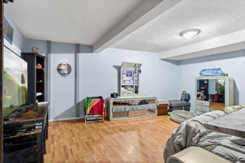 5224 50 Avenue, Sylvan Lake, AB - Indoor