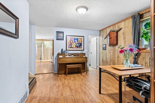 5224 50 Avenue, Sylvan Lake, AB - Indoor