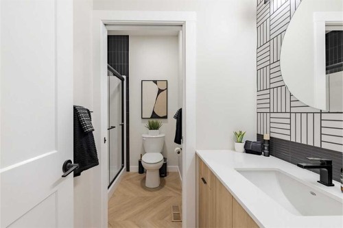 190 Rosemary Gardens Se, Calgary, AB - Indoor Photo Showing Bathroom